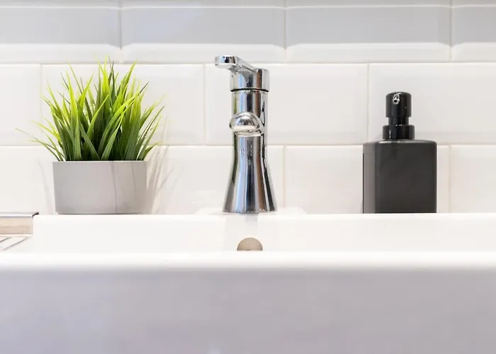 Indautxu Metro Next Stop Apartman *