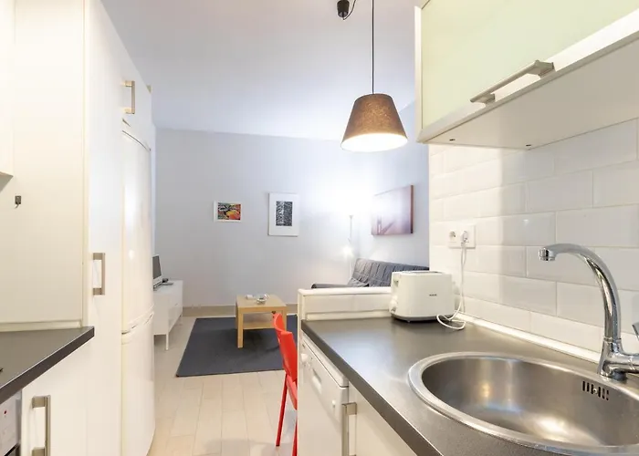 Indautxu Metro Next Stop Apartman